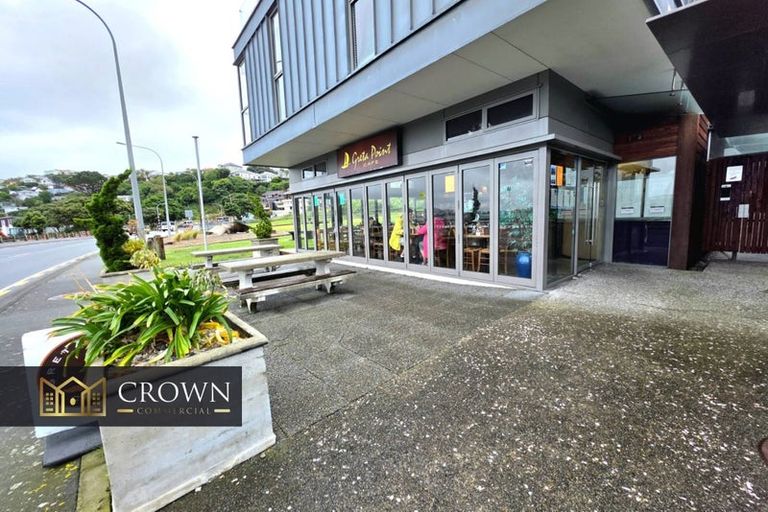 Photo of property in Patent 326 Apartments, 326 Evans Bay Parade, Hataitai, Wellington, 6021