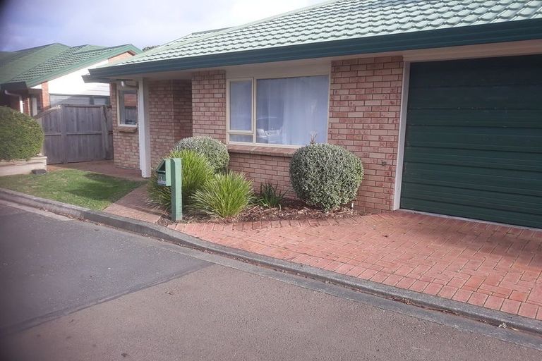 Photo of property in Miramar Villas, 12/6 Brussels Street, Miramar, Wellington, 6022