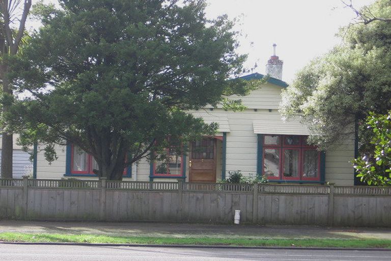 Photo of property in 91 Victoria Avenue, Palmerston North, 4410