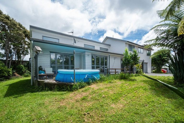 Photo of property in 131 Colwill Road, Massey, Auckland, 0614