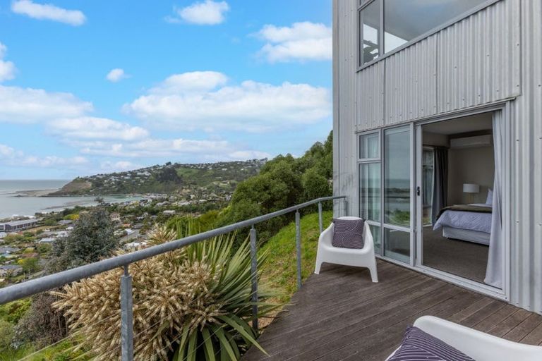 Photo of property in 16 Glendevere Terrace, Redcliffs, Christchurch, 8081