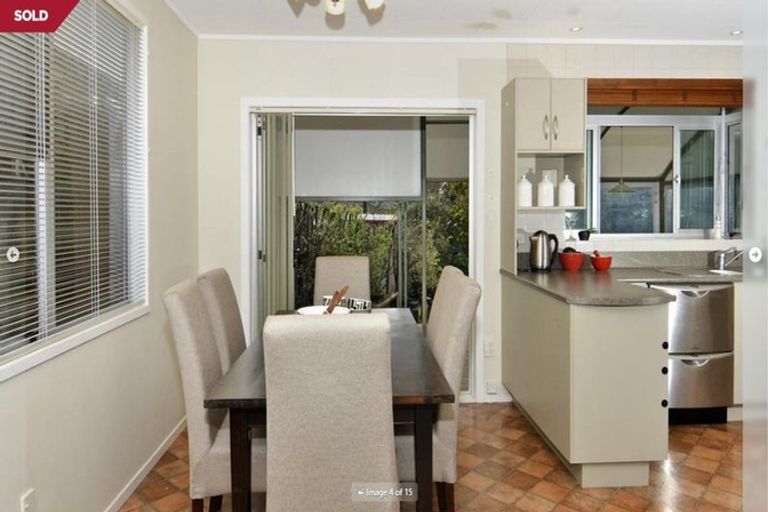 Photo of property in 17 Peterhouse Place, West Harbour, Auckland, 0618