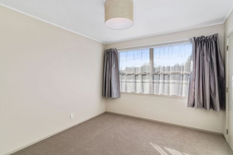 Photo of property in 17 Chaucer Place, Owhata, Rotorua, 3010