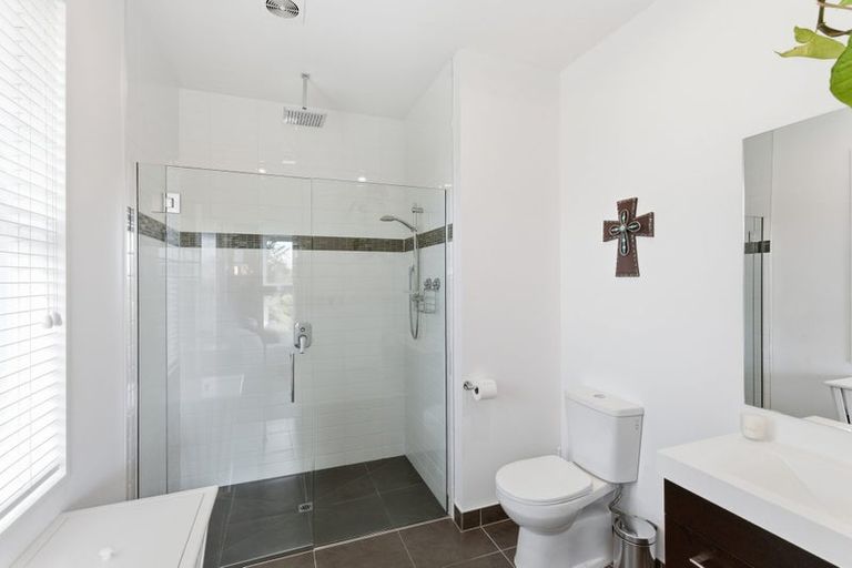 Photo of property in 112 Hills Road, Edgeware, Christchurch, 8013