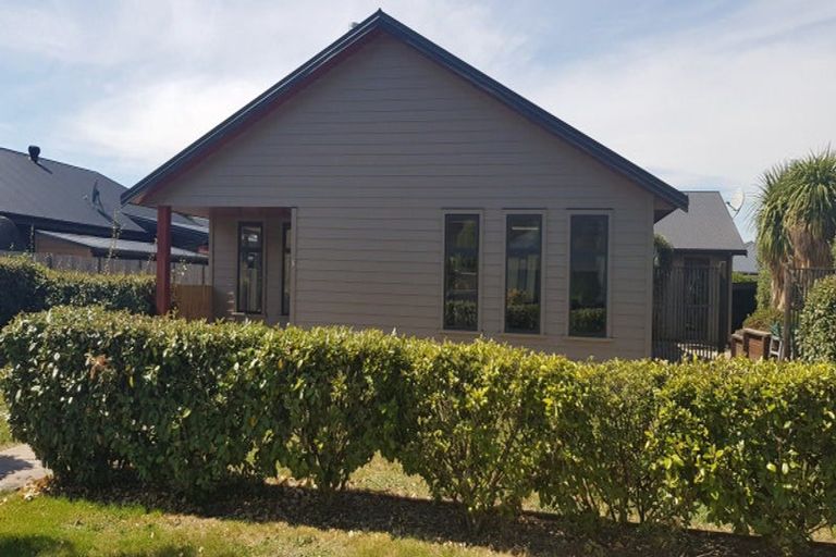 Photo of property in 8 Warbler Lane, Albert Town, Wanaka, 9305