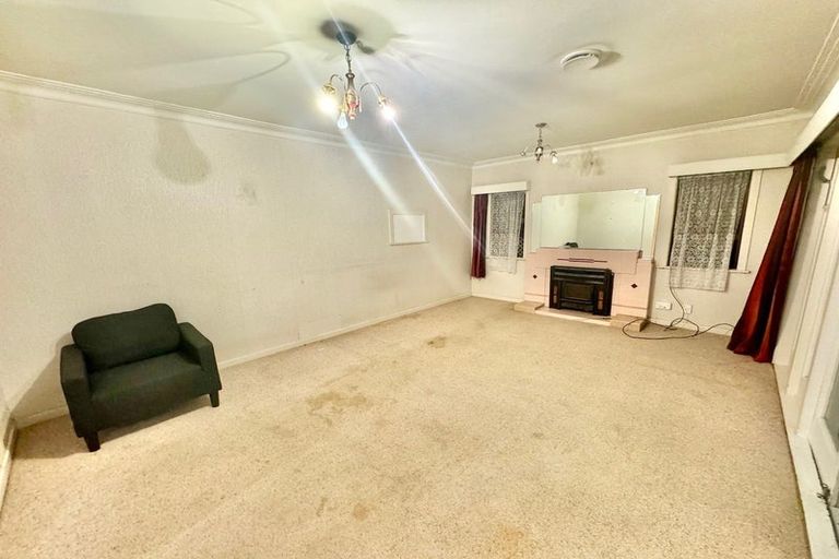 Photo of property in 45 Woodford Avenue, Henderson, Auckland, 0610