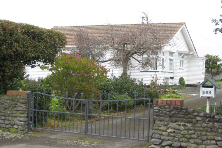 Photo of property in 598 Queen Street East, Levin, 5510