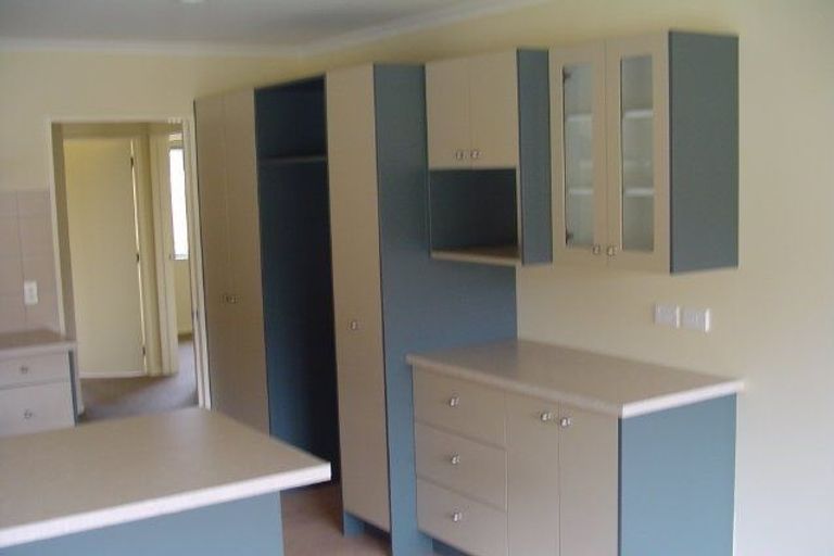 Photo of property in 4 Cascade Way, Paraparaumu, 5032