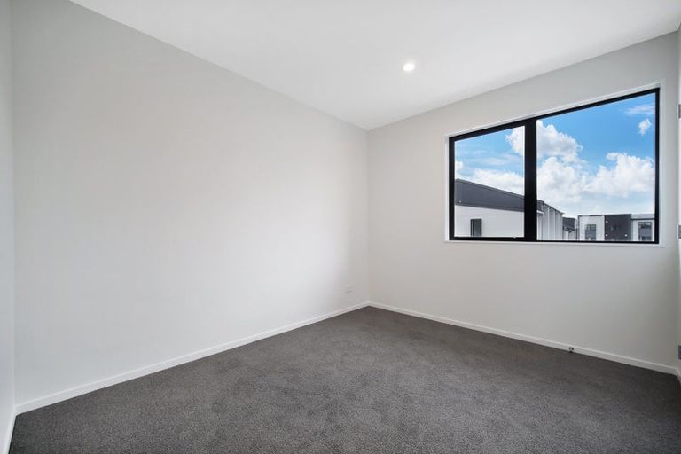 Photo of property in 20 Hoopers Road, Glen Eden, Auckland, 0602