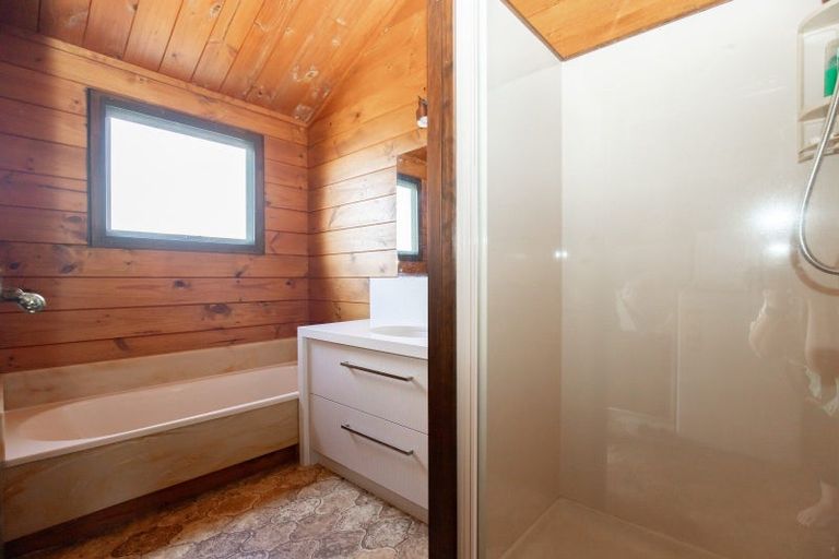 Photo of property in 2 Hale Place, Ngatea, 3503