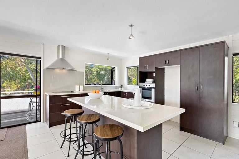 Photo of property in 29 Bellbird Rise, Murrays Bay, Auckland, 0630