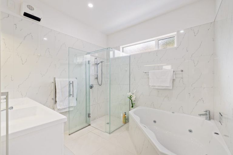 Photo of property in 126 Cannon Hill Crescent, Mount Pleasant, Christchurch, 8081