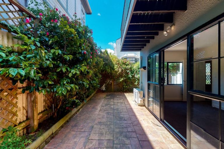 Photo of property in 16g Hobson Street, Thorndon, Wellington, 6011
