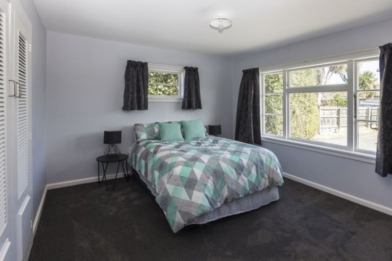 Photo of property in 12 Goldsmith Place, Waltham, Christchurch, 8023