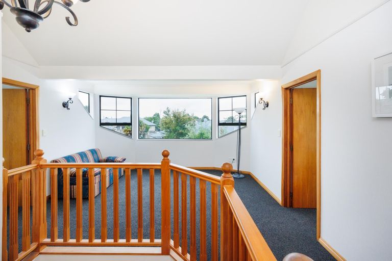 Photo of property in 11 Woodgate Court, Fitzherbert, Palmerston North, 4410