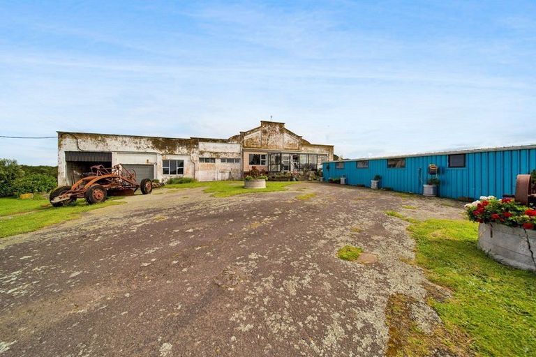 Photo of property in 2604 South Road, Otakeho, Hawera, 4678
