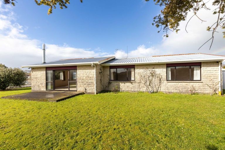 Photo of property in 2 Rangiora Place, Inglewood, 4330
