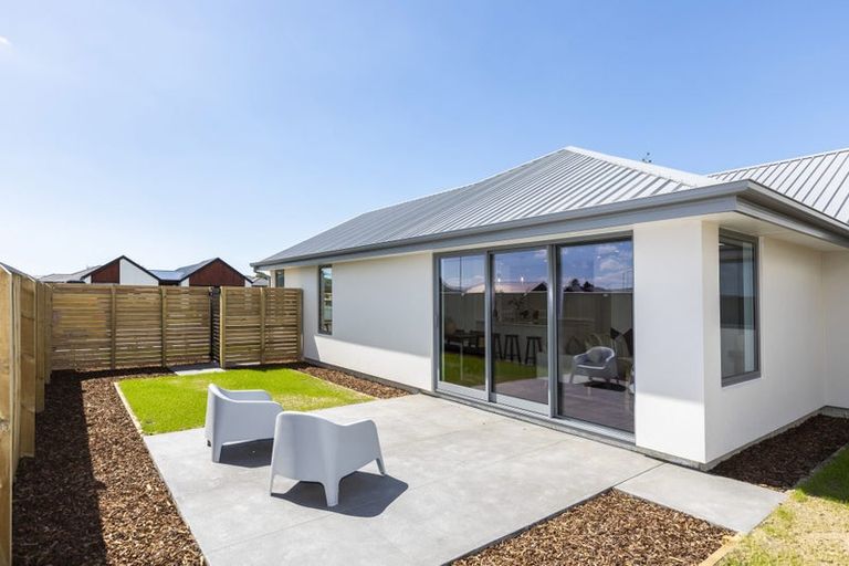 Photo of property in 104 Skibbereen Drive, Halswell, 8025