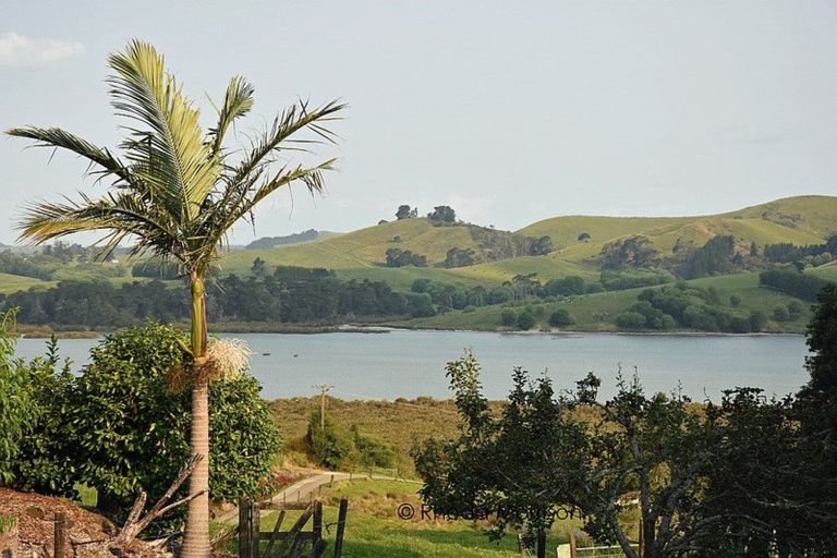 Photo of property in 221 Pahi Road, Pahi, Paparoa, 0571