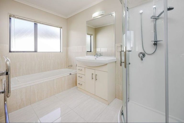 Photo of property in 7 Mazuran Place, Flat Bush, Auckland, 2016