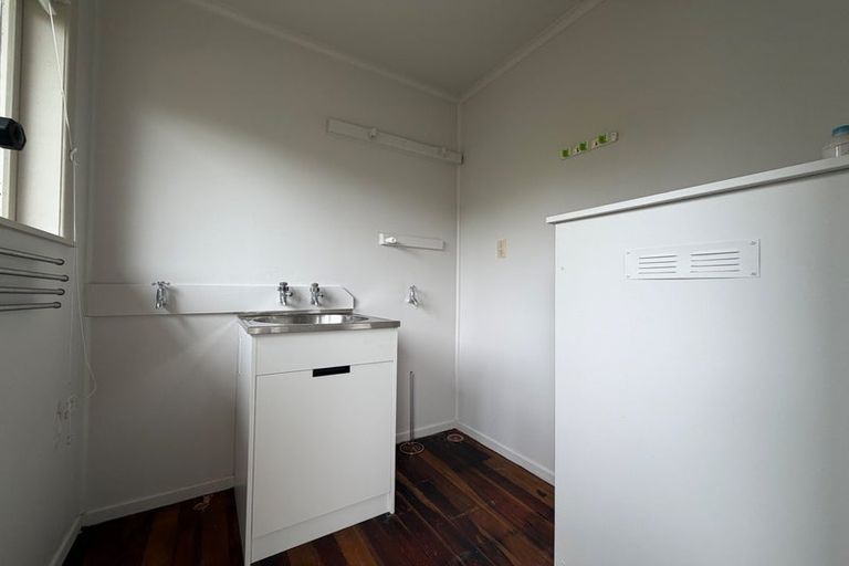 Photo of property in 95 View Road, Henderson, Auckland, 0612