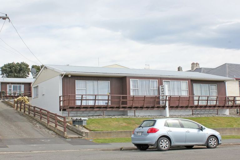 Photo of property in 24 Ure Street, South Hill, Oamaru, 9400