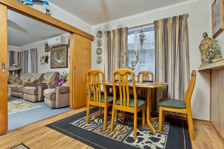 Photo of property in 71 Salamanca Road, Sunnynook, Auckland, 0620