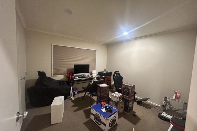 Photo of property in 9a Gandalf Crescent, Paraparaumu, 5032