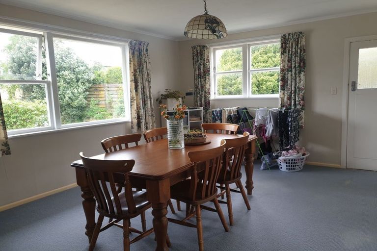 Photo of property in 39 Redwood Avenue, Tawa, Wellington, 5028