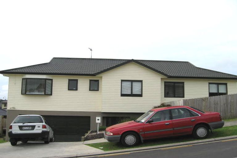 Photo of property in 19 Hercules Drive, Henderson, Auckland, 0612