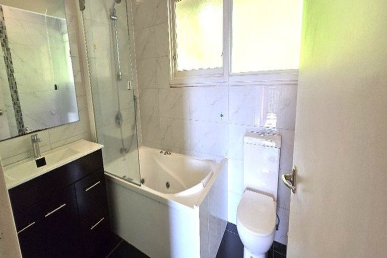 Photo of property in 181 Browns Bay Road, Browns Bay, Auckland, 0630