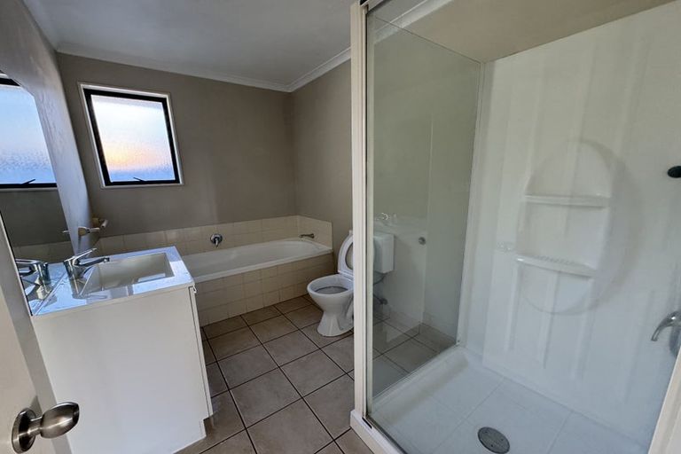 Photo of property in 16 Kanuka Way, Albany, Auckland, 0632