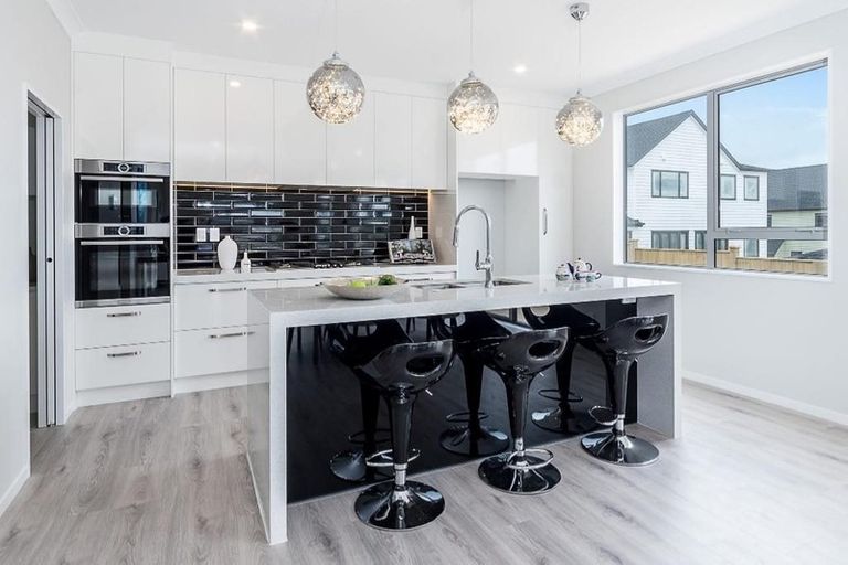 Photo of property in 9 Takurua Terrace, Orewa, 0931