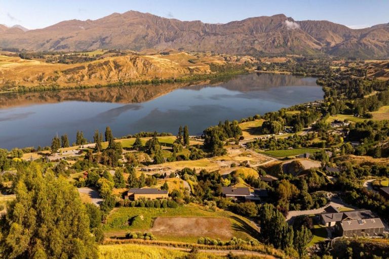 Photo of property in 101 Jean Robins Drive, Lake Hayes, Queenstown, 9371