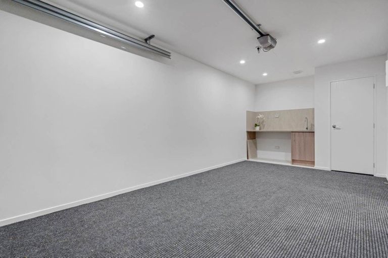 Photo of property in 19 Korokio Lane, Henderson, Auckland, 0612