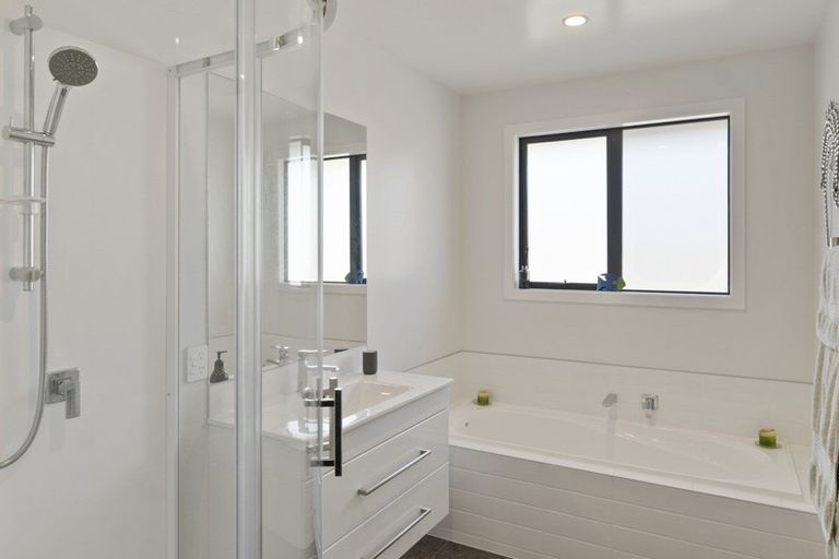 Photo of property in 12 Les Wakefield Road, Mapua, 7005