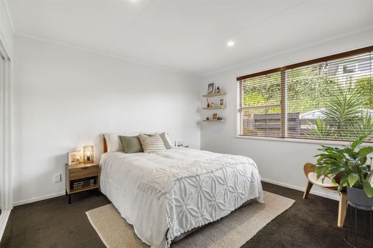 Photo of property in 19 Beeche Place, Birkdale, Auckland, 0626