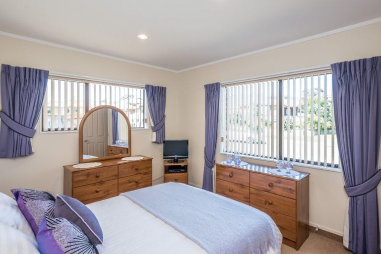 Photo of property in 124 Realm Drive, Paraparaumu, 5032