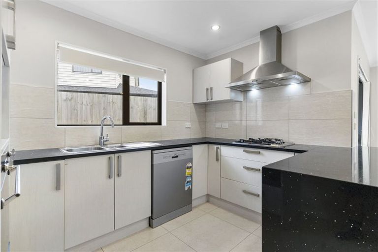 Photo of property in 88 Keri Vista Rise, Papakura, 2110