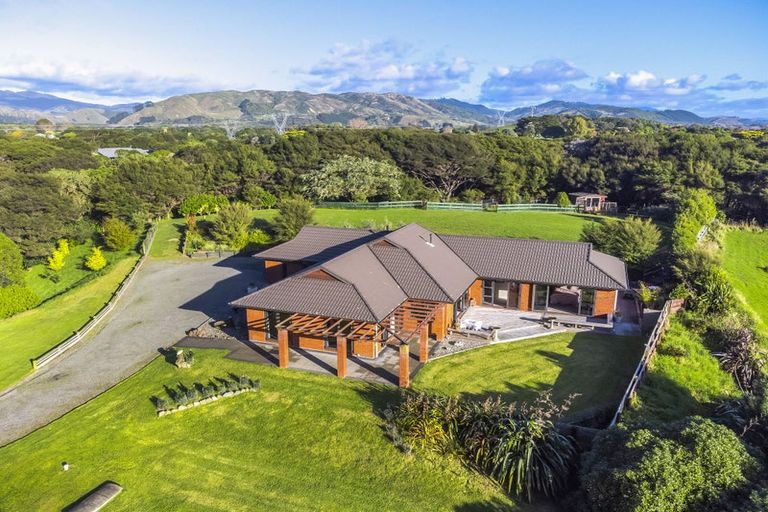 Photo of property in 8 Jacks Bush Road, Waikanae, 5391