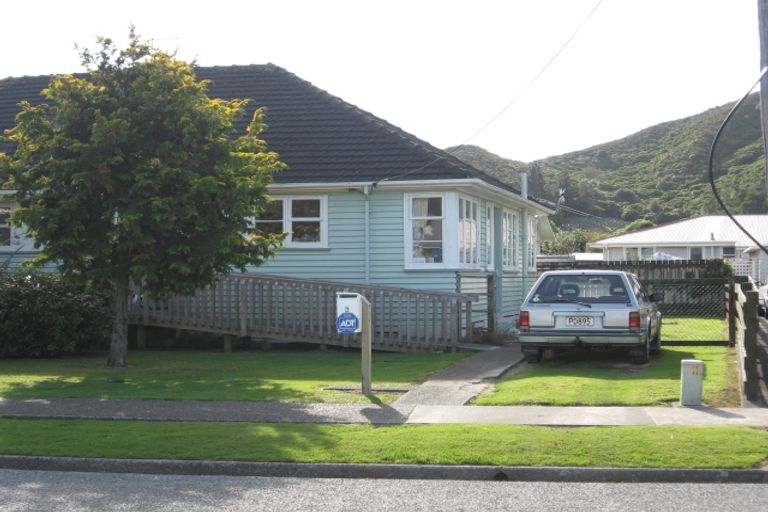 Photo of property in 5 Harris Street, Naenae, Lower Hutt, 5011