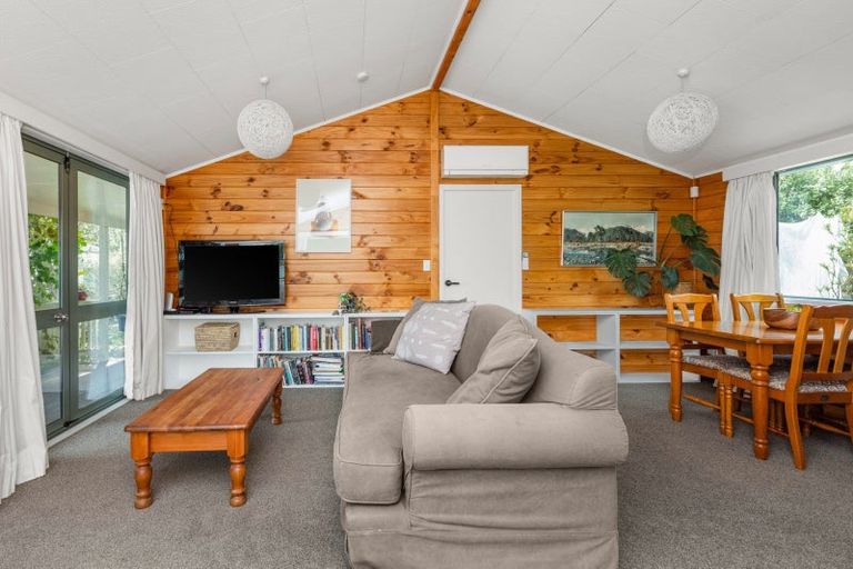 Photo of property in 8a Nimon Street, Havelock North, 4130