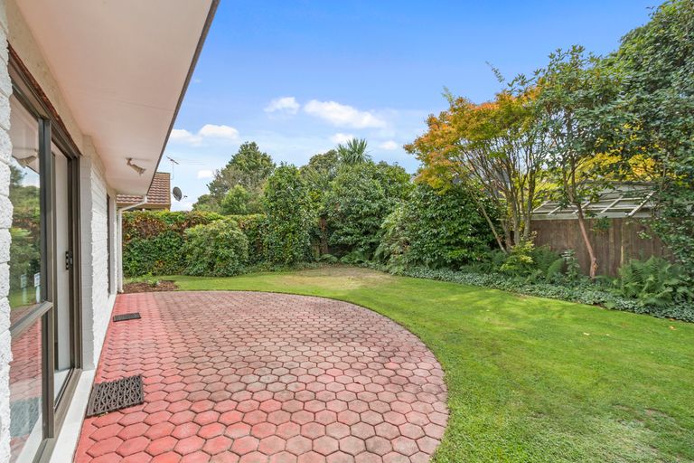 Photo of property in 28 Montclare Avenue, Ilam, Christchurch, 8041