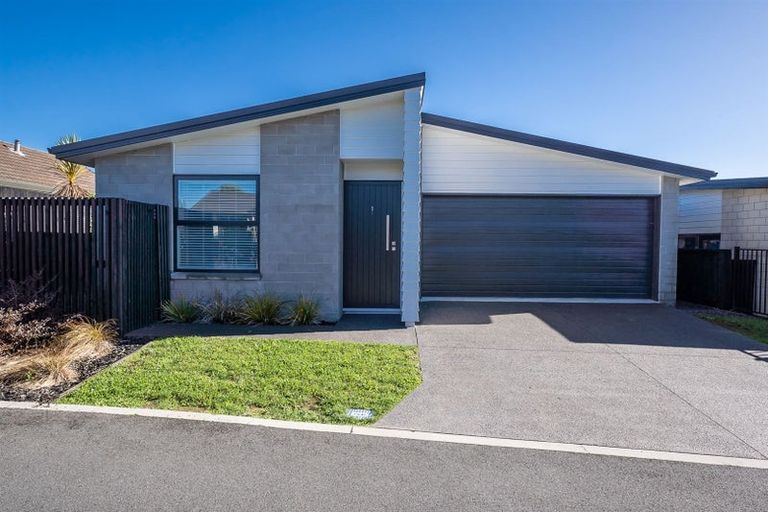 Photo of property in 1/6 Landell Place, Harrowfield, Hamilton, 3210