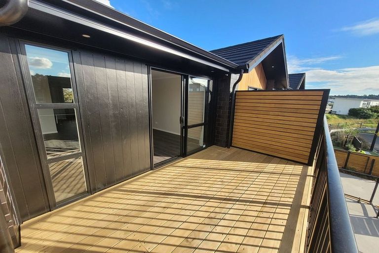 Photo of property in 8 Kawapani Lane, Kumeu, 0810