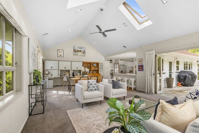 Photo of property in 8 Saint Annes Square, Tawa, Wellington, 5028