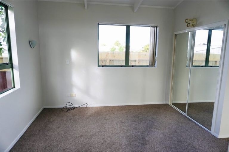 Photo of property in 2 Barnard Place, Manurewa East, Auckland, 2102