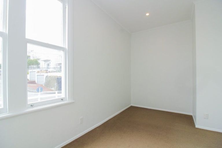 Photo of property in 68 Roxburgh Street, Mount Victoria, Wellington, 6011