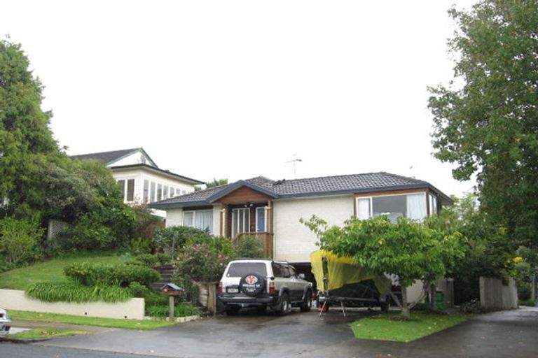Photo of property in 1/28 Parkhill Road, Mellons Bay, Auckland, 2014
