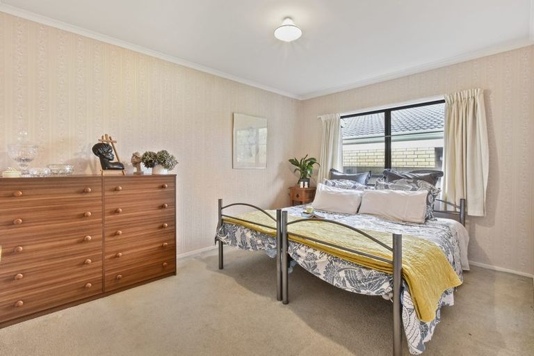Photo of property in 8 Brynbela Court, Papakura, 2110
